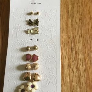 Stud earrings never used